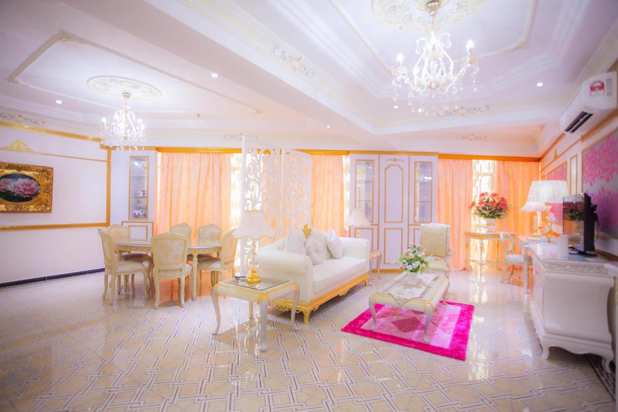 Lace Boutique 3* Johor Bahru
