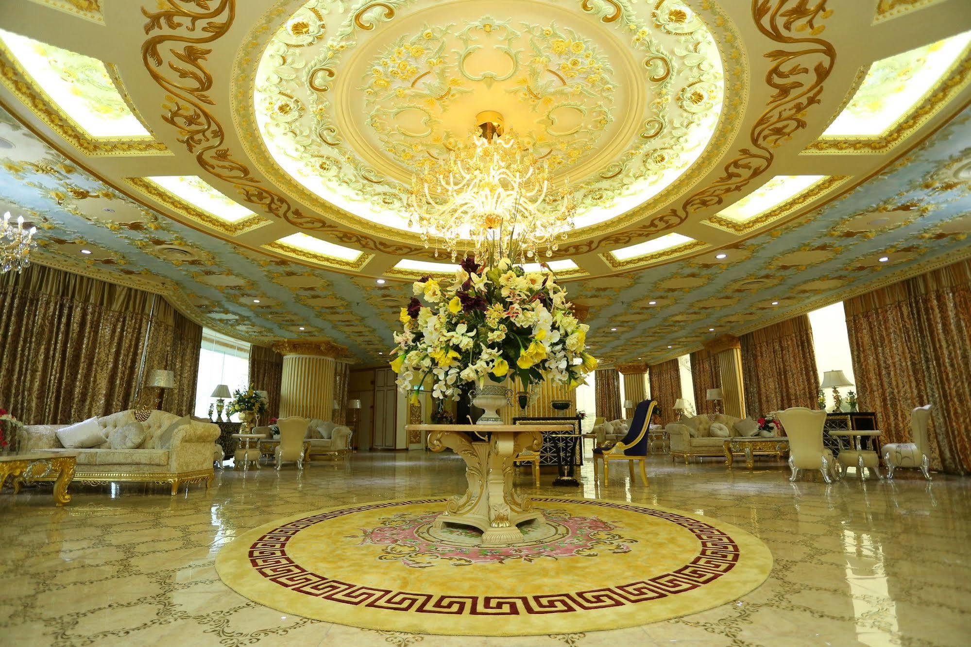 Lace Boutique 3*